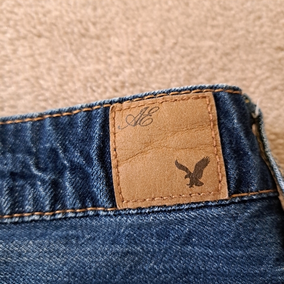 American Eagle Denim Shorts Women's Size 8 Blue Distressed Jean Shorts - Picture 10 of 12